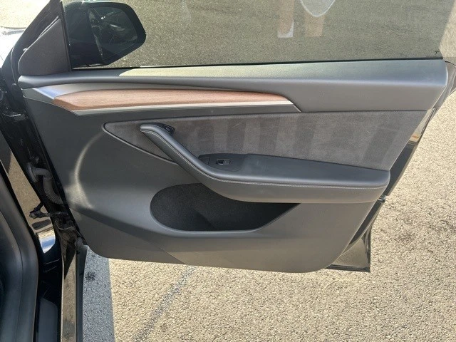 2023 Tesla Model Y - Image 21 of 21