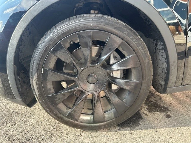 2023 Tesla Model Y - Image 10 of 21