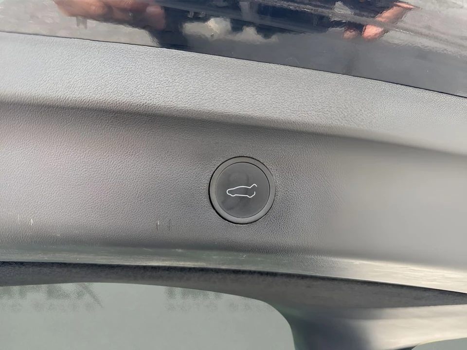 2023 Tesla Model Y - Image 31 of 31