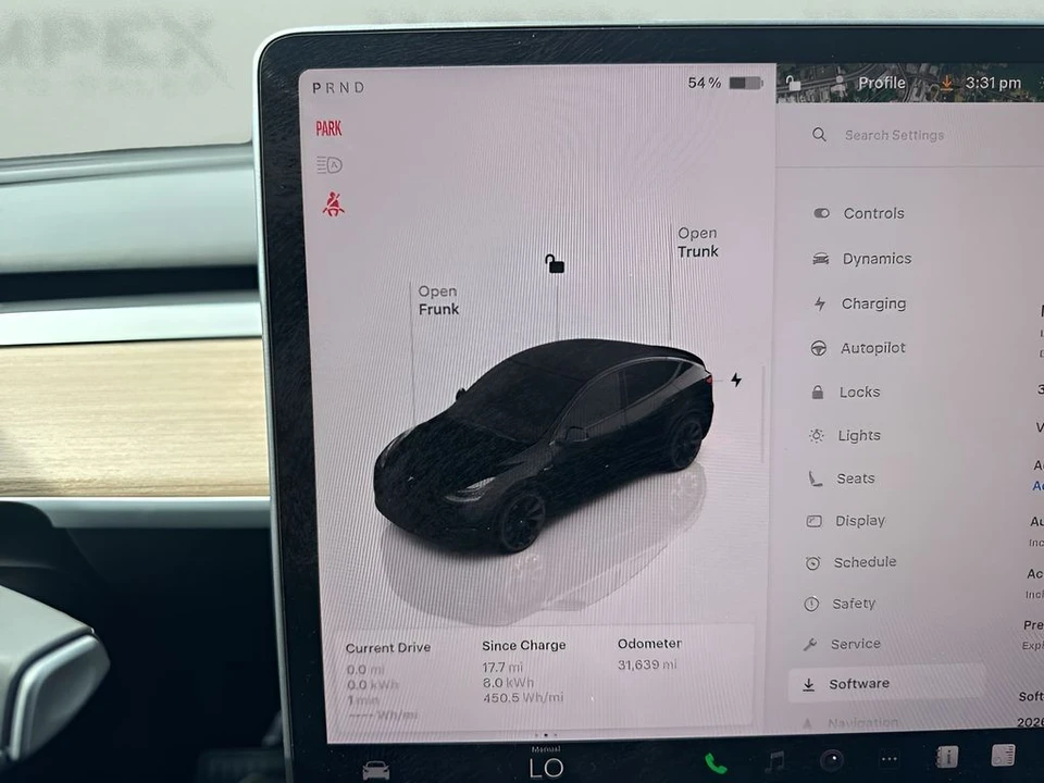 2023 Tesla Model Y - Image 25 of 31