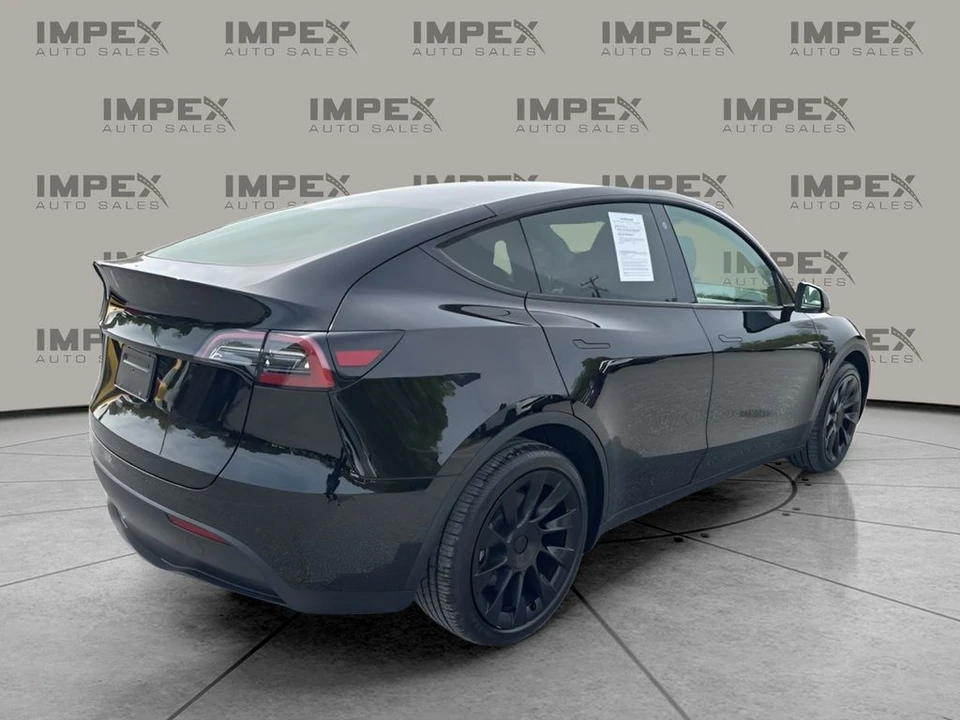 2023 Tesla Model Y - Image 5 of 31