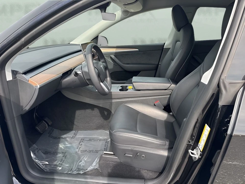 2023 Tesla Model Y - Image 9 of 31