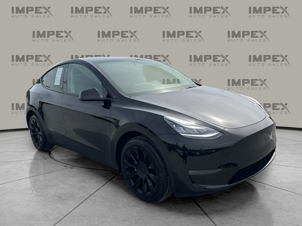2023 Tesla Model Y - Image 7 of 31