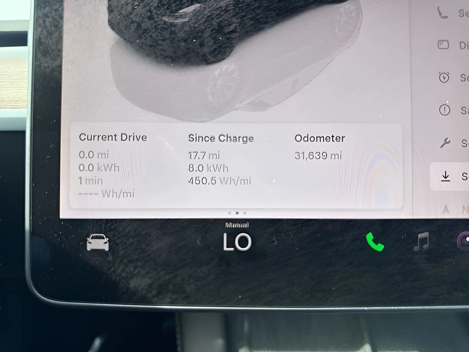2023 Tesla Model Y - Image 26 of 31