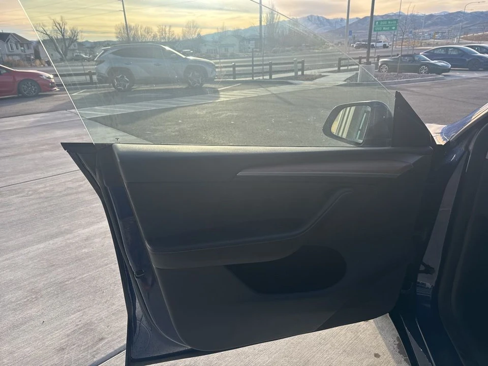 2023 Tesla Model Y - Image 11 of 21