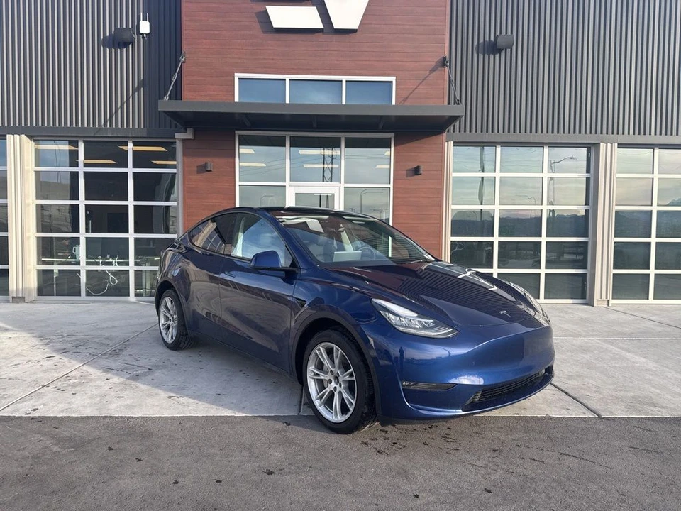 2023 Tesla Model Y - Image 2 of 21