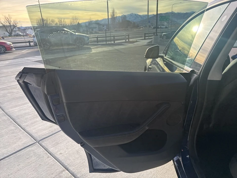 2023 Tesla Model Y - Image 14 of 21