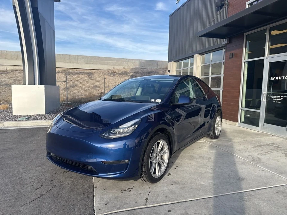2023 Tesla Model Y - Image 4 of 21