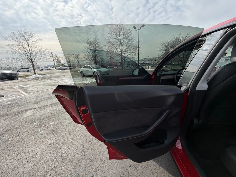 2023 Tesla Model Y - Image 9 of 15