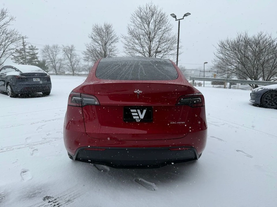 2023 Tesla Model Y - Image 5 of 6
