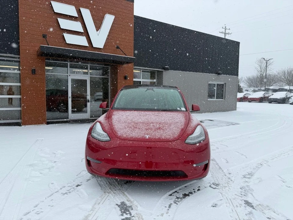 2023 Tesla Model Y - Image 2 of 6
