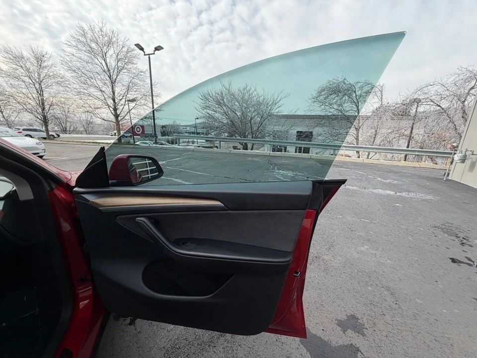 2023 Tesla Model Y - Image 13 of 15