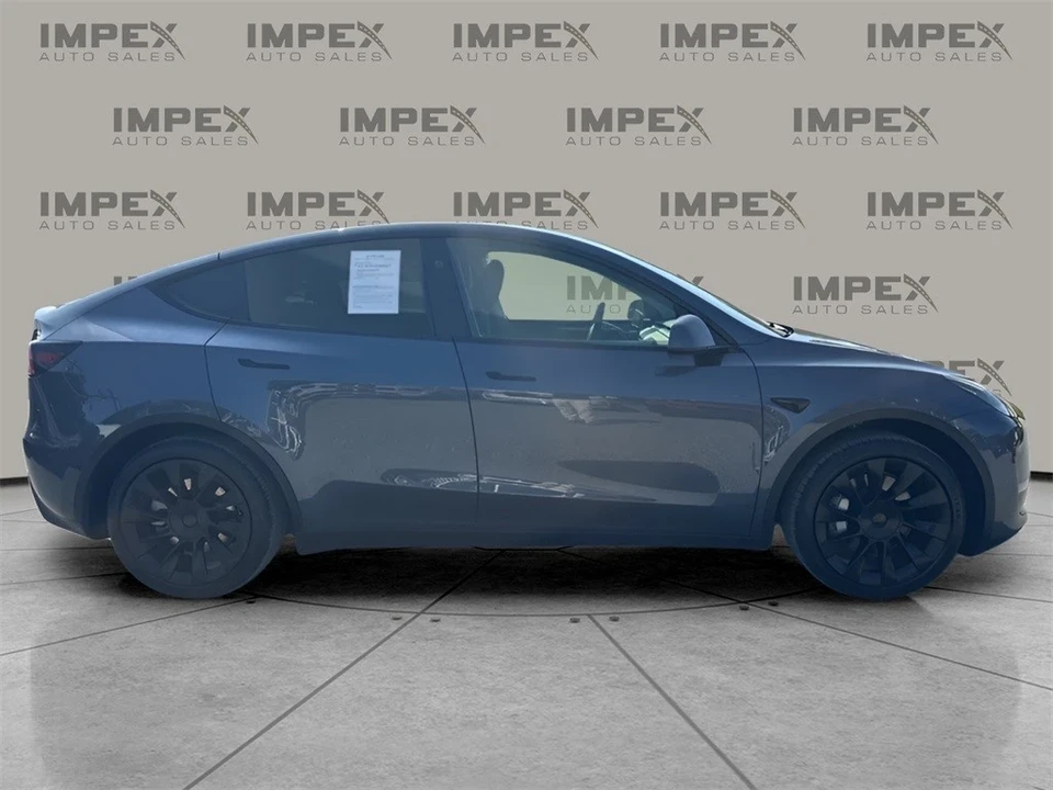 2023 Tesla Model Y - Image 6 of 12