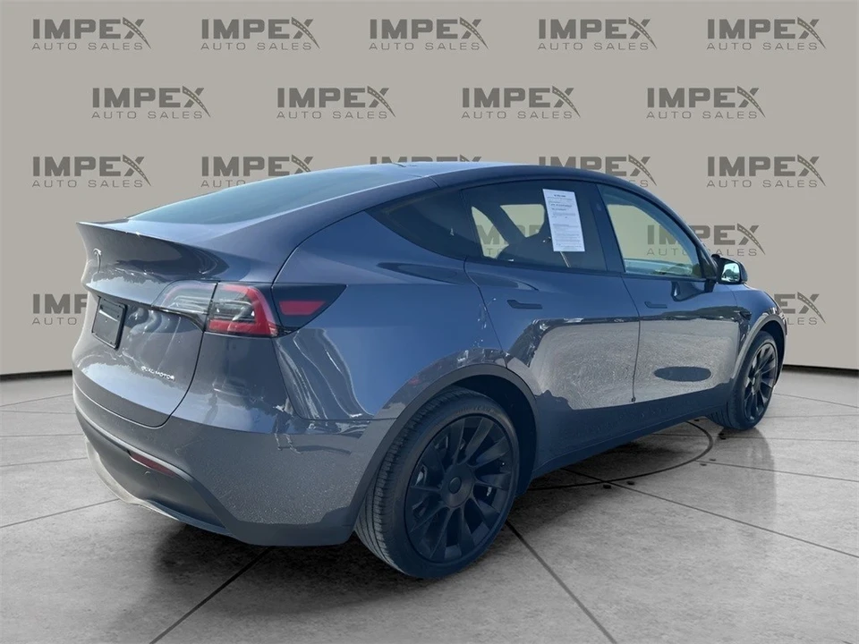 2023 Tesla Model Y - Image 5 of 12