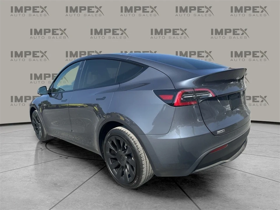 2023 Tesla Model Y - Image 3 of 12