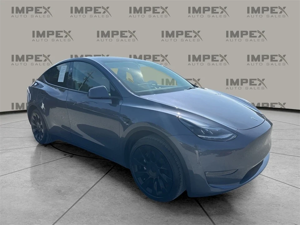 2023 Tesla Model Y - Image 7 of 12