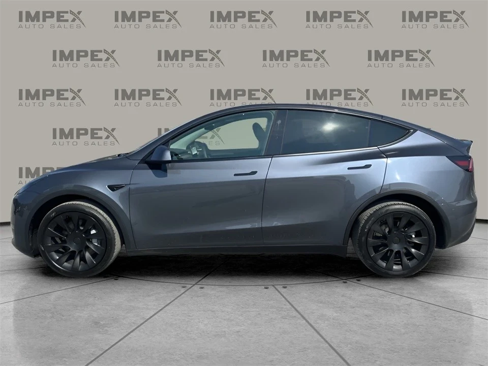 2023 Tesla Model Y - Image 2 of 12
