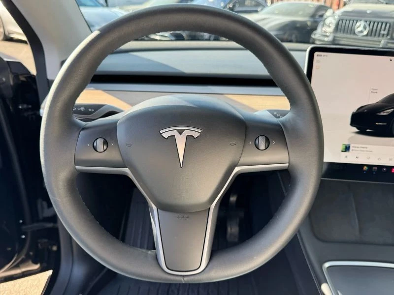 2023 Tesla Model Y - Image 9 of 12