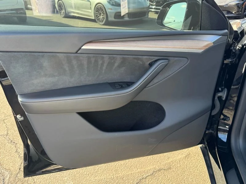 2023 Tesla Model Y - Image 7 of 12