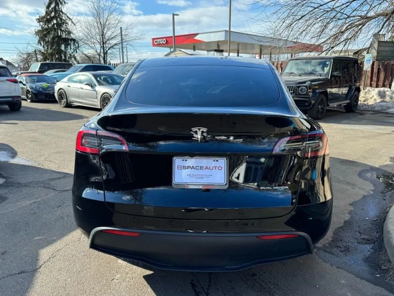 2023 Tesla Model Y - Image 5 of 12