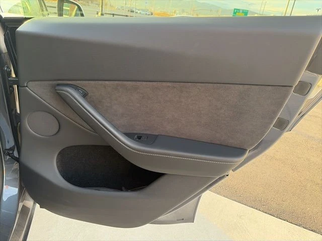 2023 Tesla Model Y - Image 18 of 21