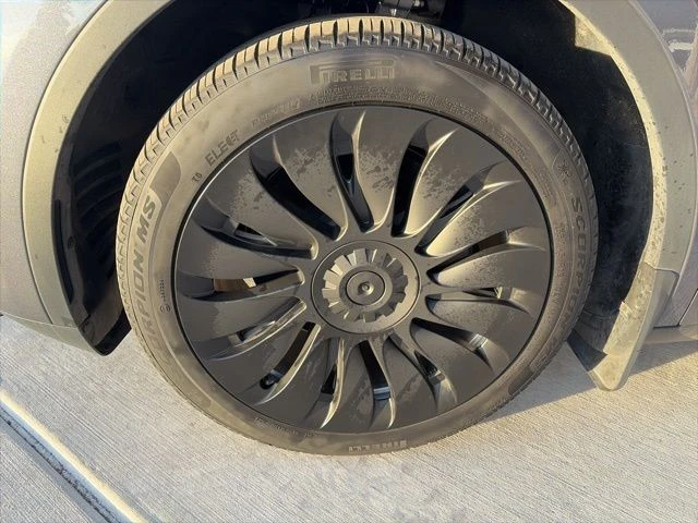 2023 Tesla Model Y - Image 10 of 21