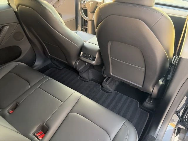 2023 Tesla Model Y - Image 19 of 21