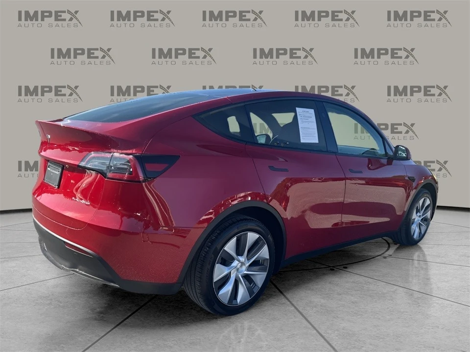 2023 Tesla Model Y - Image 5 of 12