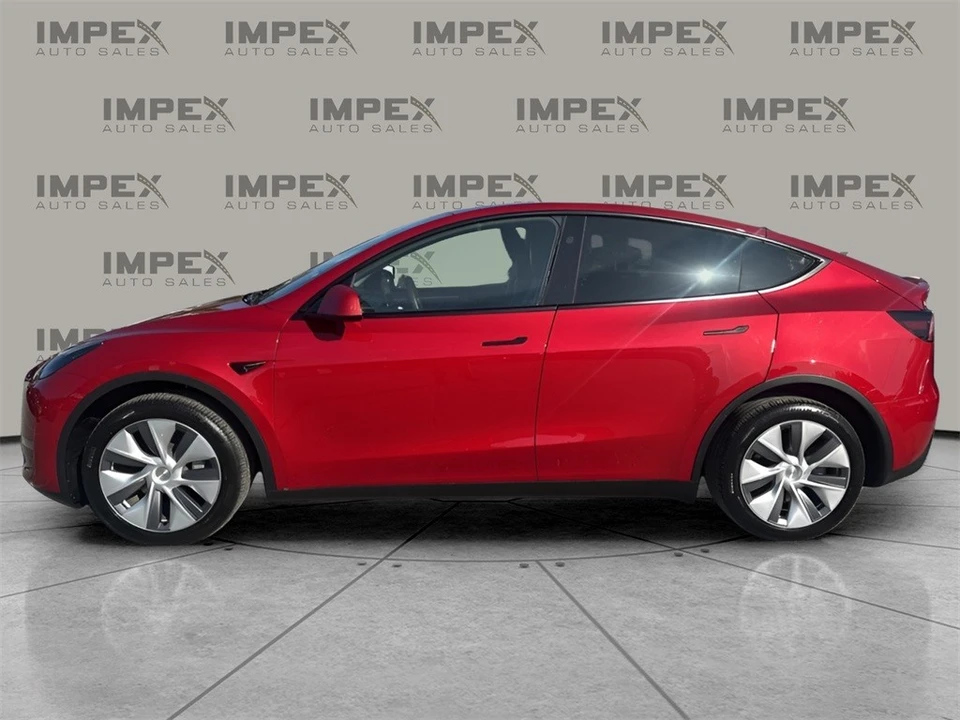 2023 Tesla Model Y - Image 2 of 12