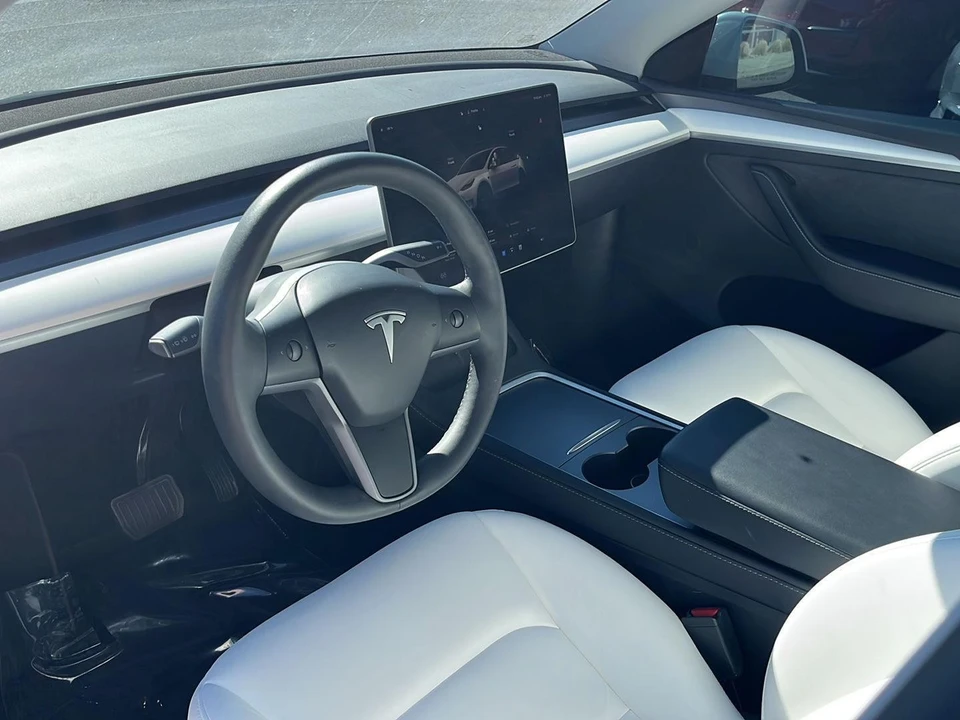 2023 Tesla Model Y - Image 12 of 21