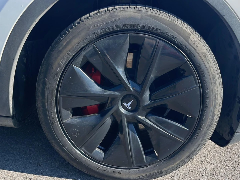 2023 Tesla Model Y - Image 10 of 21