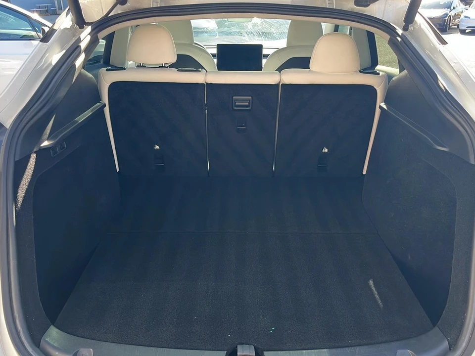 2023 Tesla Model Y - Image 17 of 21