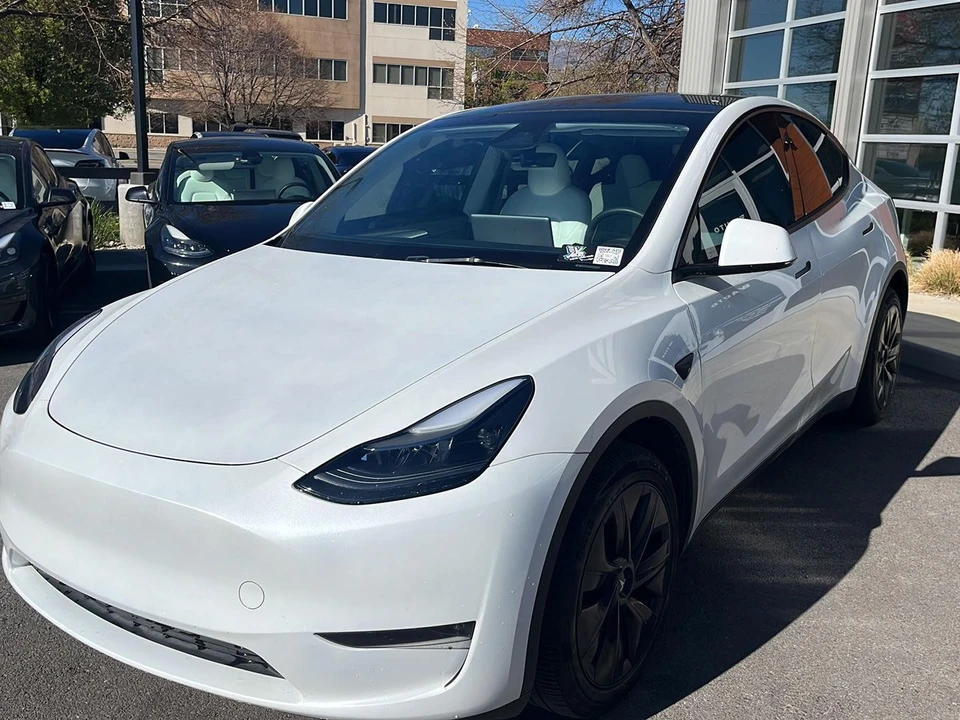 2023 Tesla Model Y - Image 4 of 21
