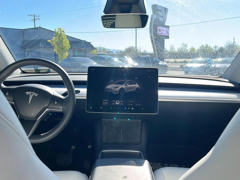 2023 Tesla Model Y - Image 21 of 21