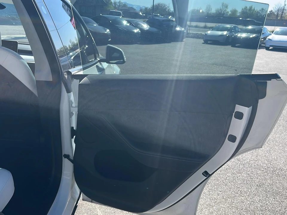 2023 Tesla Model Y - Image 18 of 21