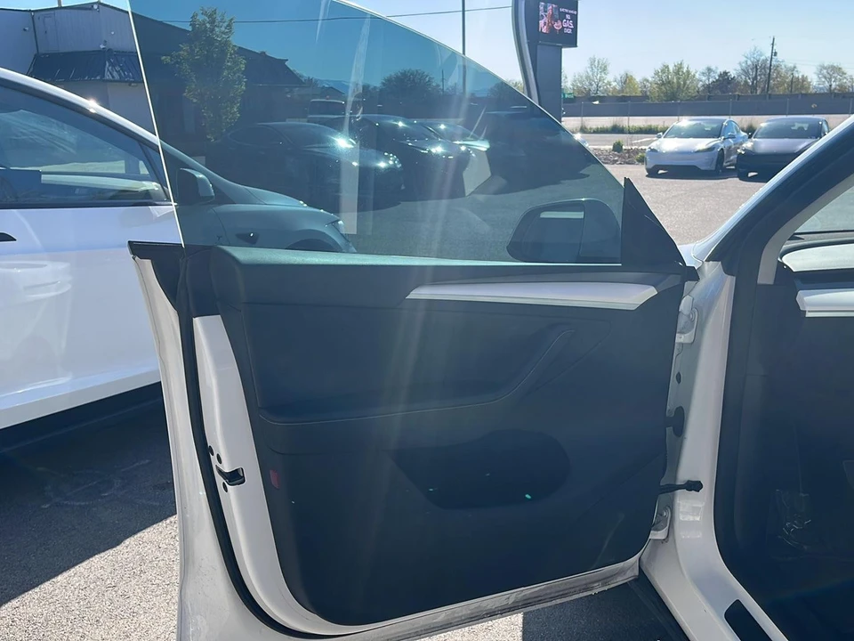 2023 Tesla Model Y - Image 11 of 21