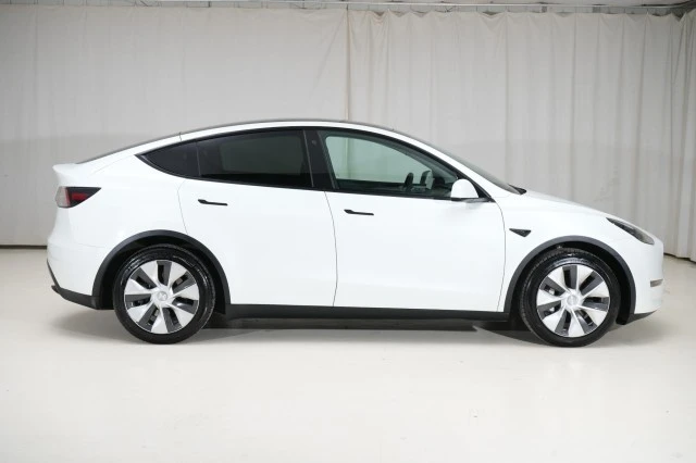 2023 Tesla Model Y - Image 15 of 21