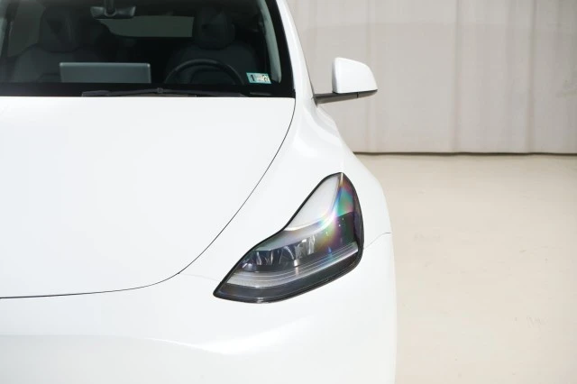 2023 Tesla Model Y - Image 9 of 21