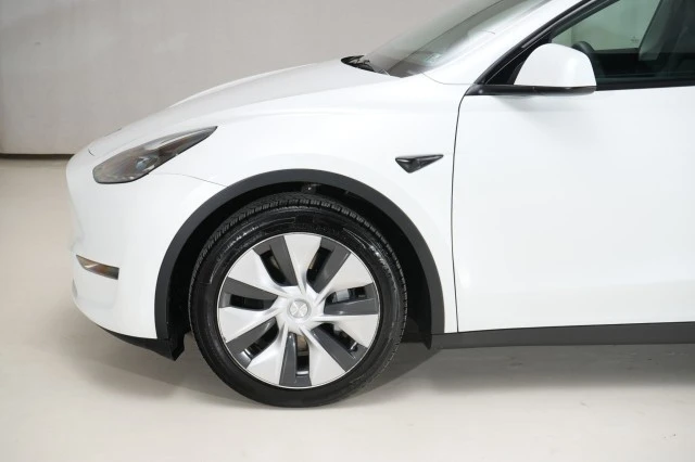 2023 Tesla Model Y - Image 3 of 21