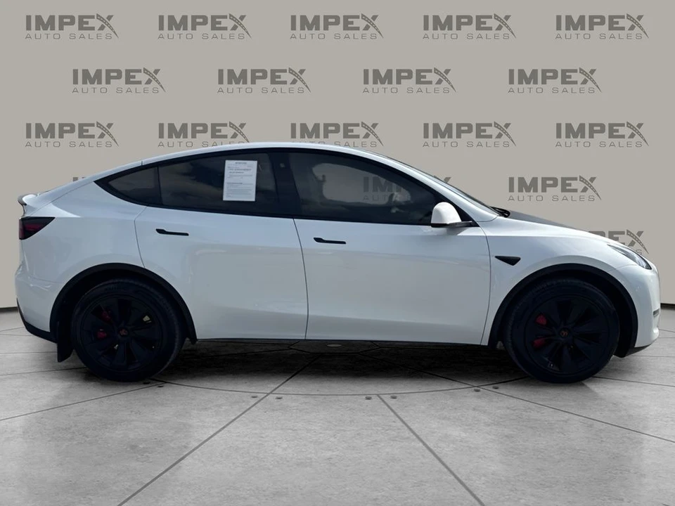 2023 Tesla Model Y - Image 6 of 12