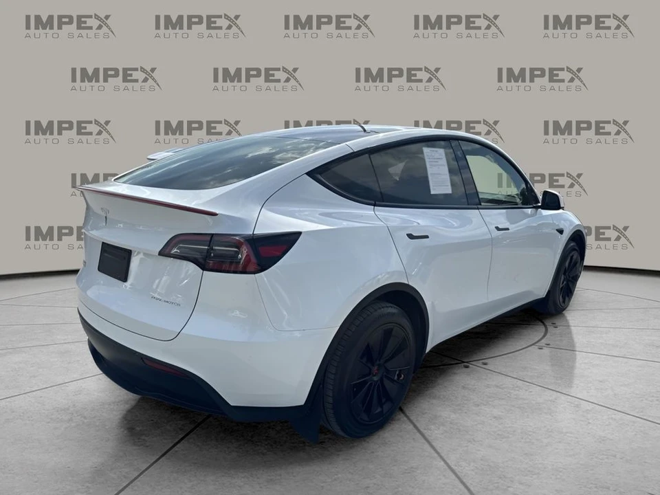 2023 Tesla Model Y - Image 5 of 12