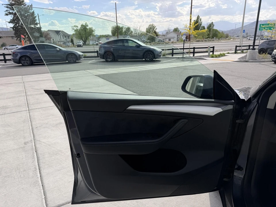 2023 Tesla Model Y - Image 11 of 26