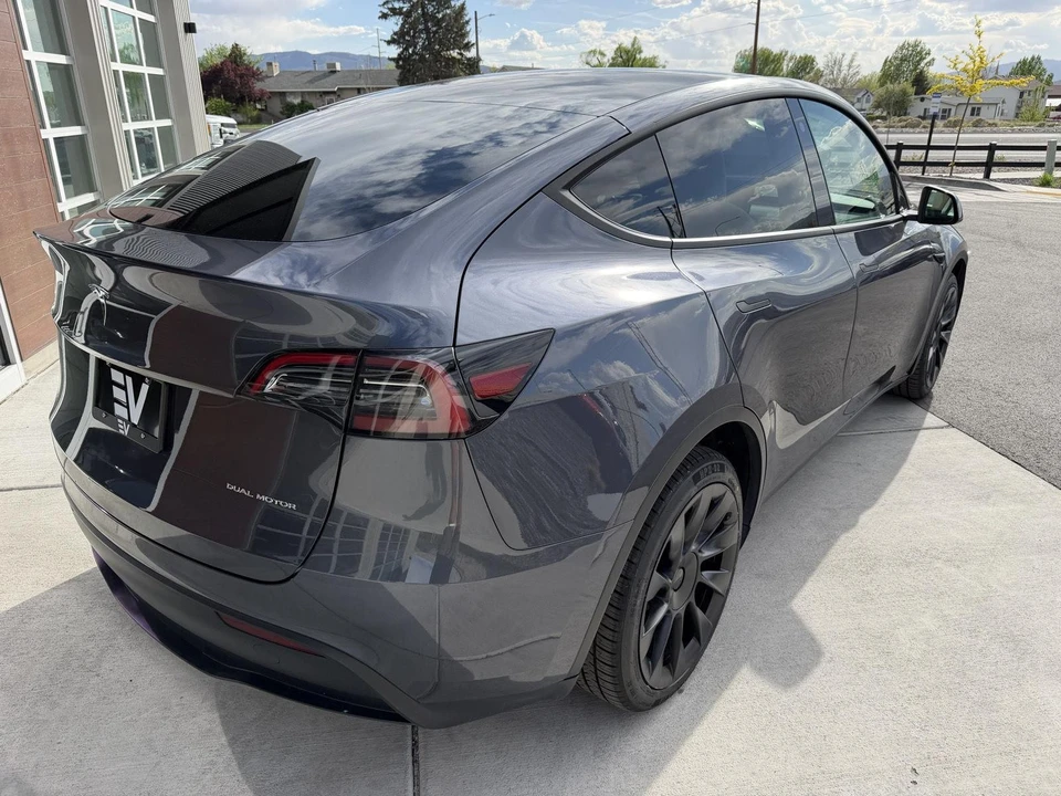 2023 Tesla Model Y - Image 8 of 26