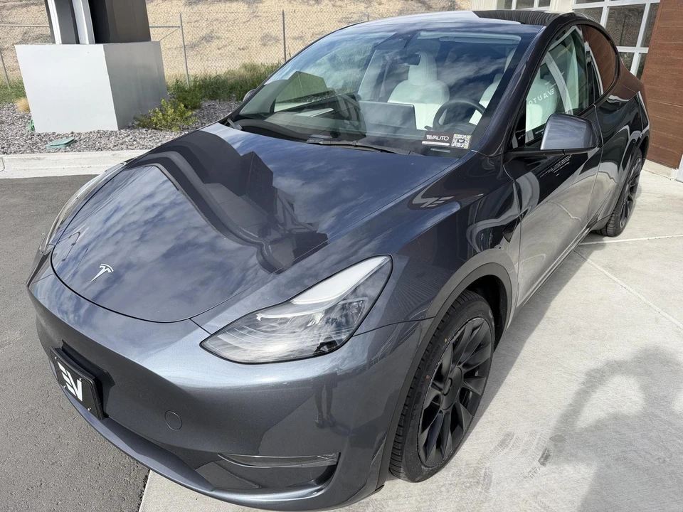 2023 Tesla Model Y - Image 4 of 26