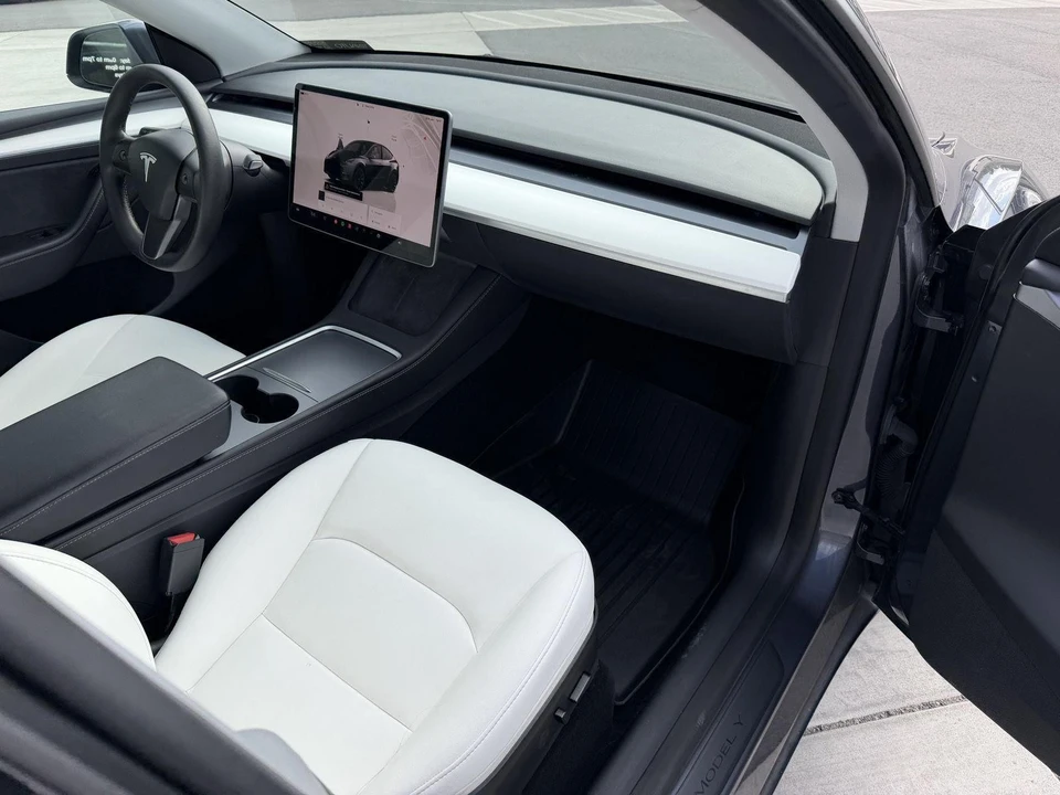 2023 Tesla Model Y - Image 24 of 26