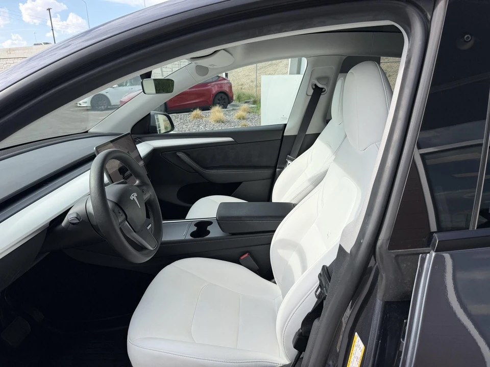 2023 Tesla Model Y - Image 12 of 26