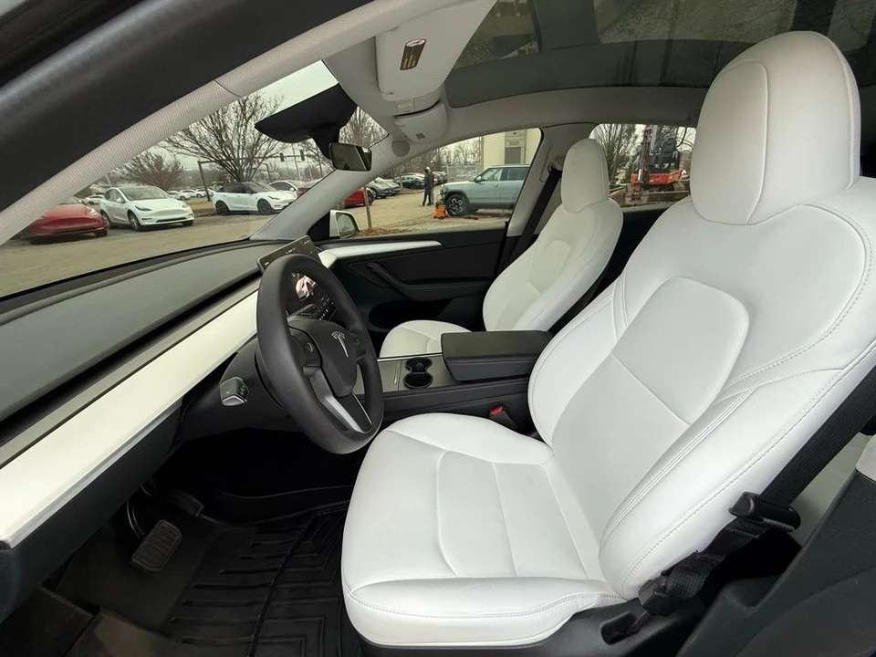 2023 Tesla Model Y - Image 11 of 21