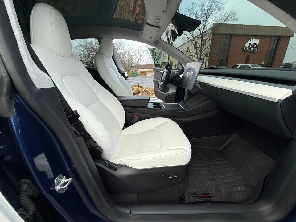 2023 Tesla Model Y - Image 19 of 21