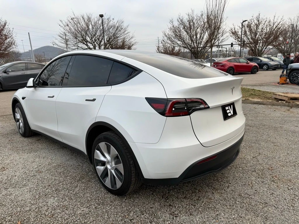 2023 Tesla Model Y - Image 4 of 21
