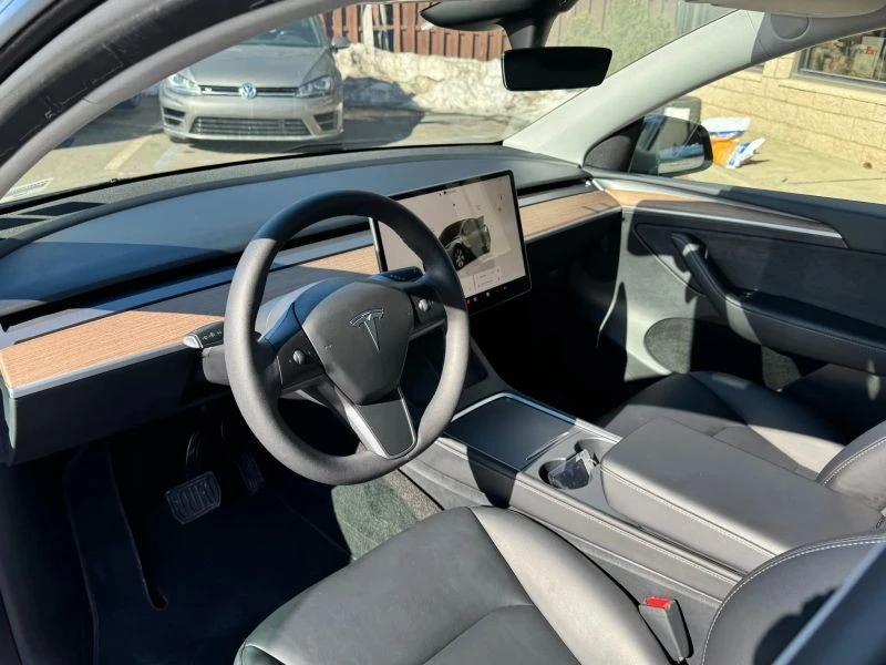 2023 Tesla Model Y - Image 8 of 12